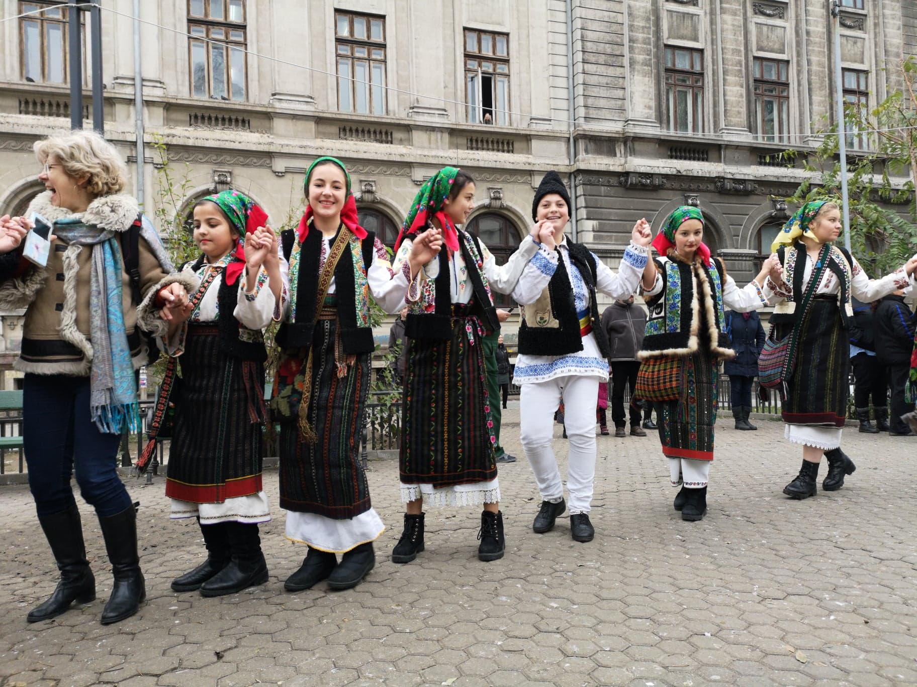 FOTO & VIDEO / Festivalul Bucovinei are loc, până duminică, în centrul Capitalei
