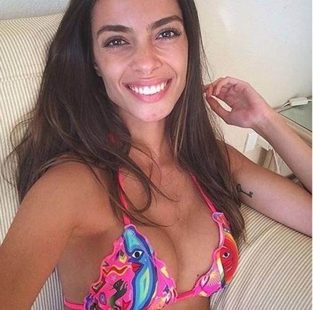 Dani Alves se iubește cu Joana Sanz. A uitat-o pe Thaissa Carvalho / GALERIE FOTO