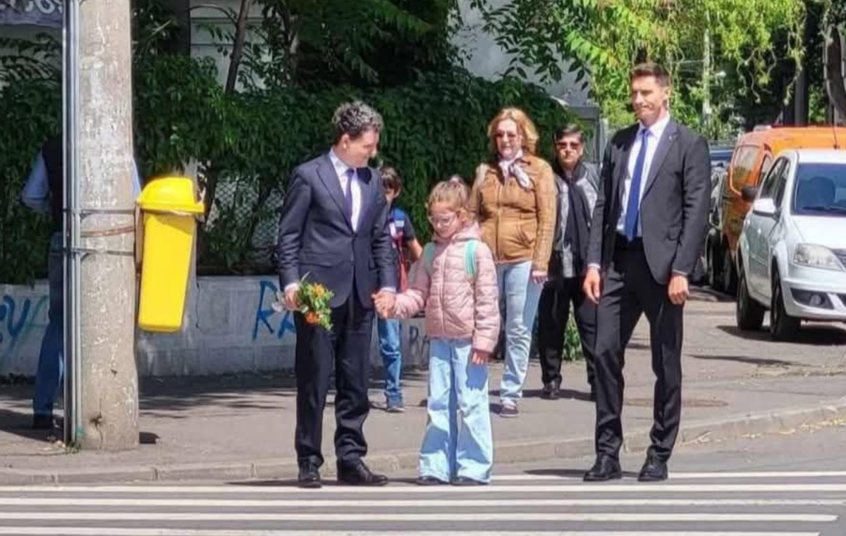 Adevăratul motiv pentru care Nicușor Dan își duce el fetița la școală. Mirabela Grădinaru l-a dat de gol pe noul președinte al României: „100%. De asta”