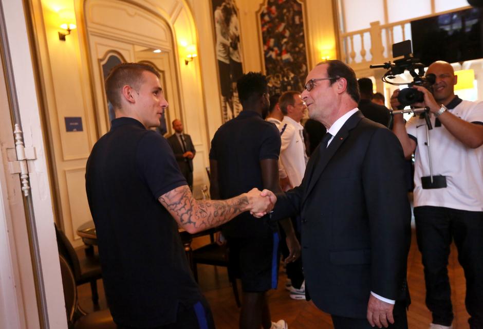 Euro 2016. Francezii au fost încurajați de președintele François Hollande, care i-a vizitat pe les Blues la Clairfontaine  GALERIE FOTO