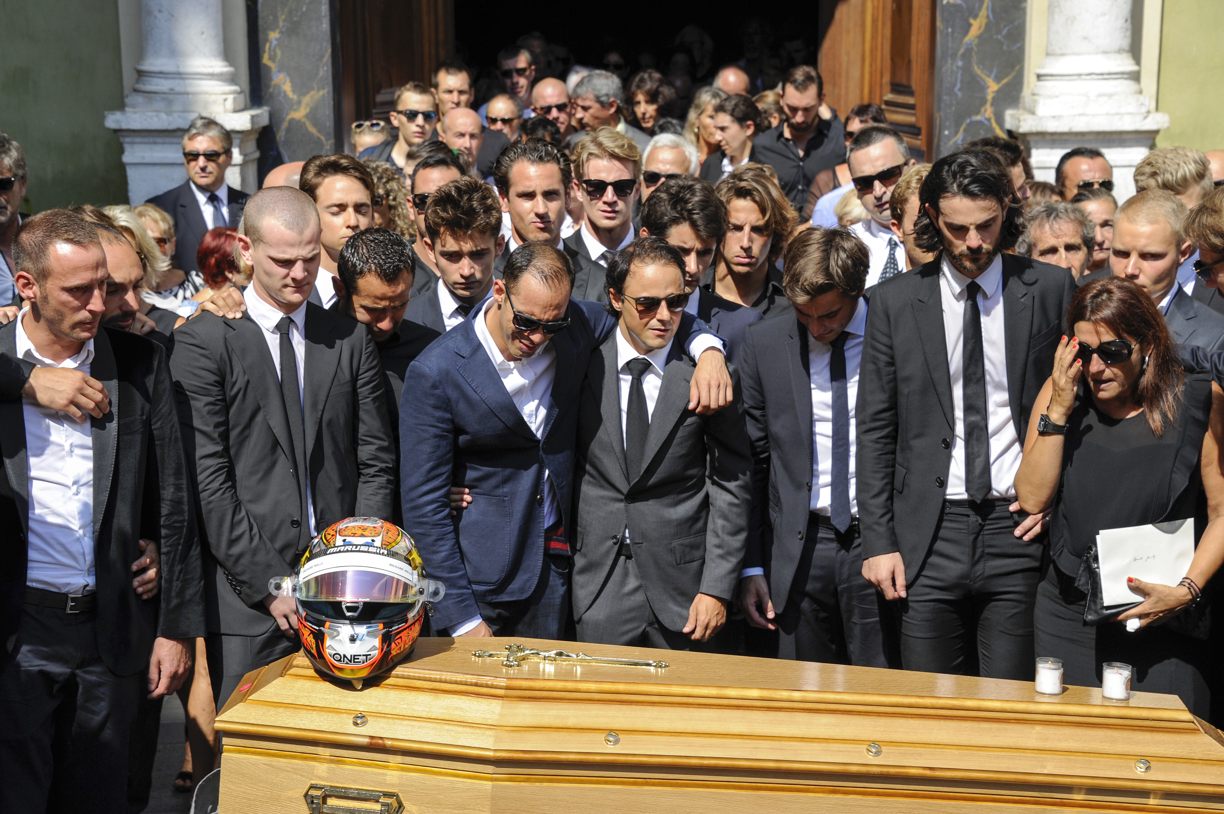 Jules Bianchi a fost înmormântat la Nisa în prezența a foști și actuali piloți de Formula 1 / FOTO&VIDEO