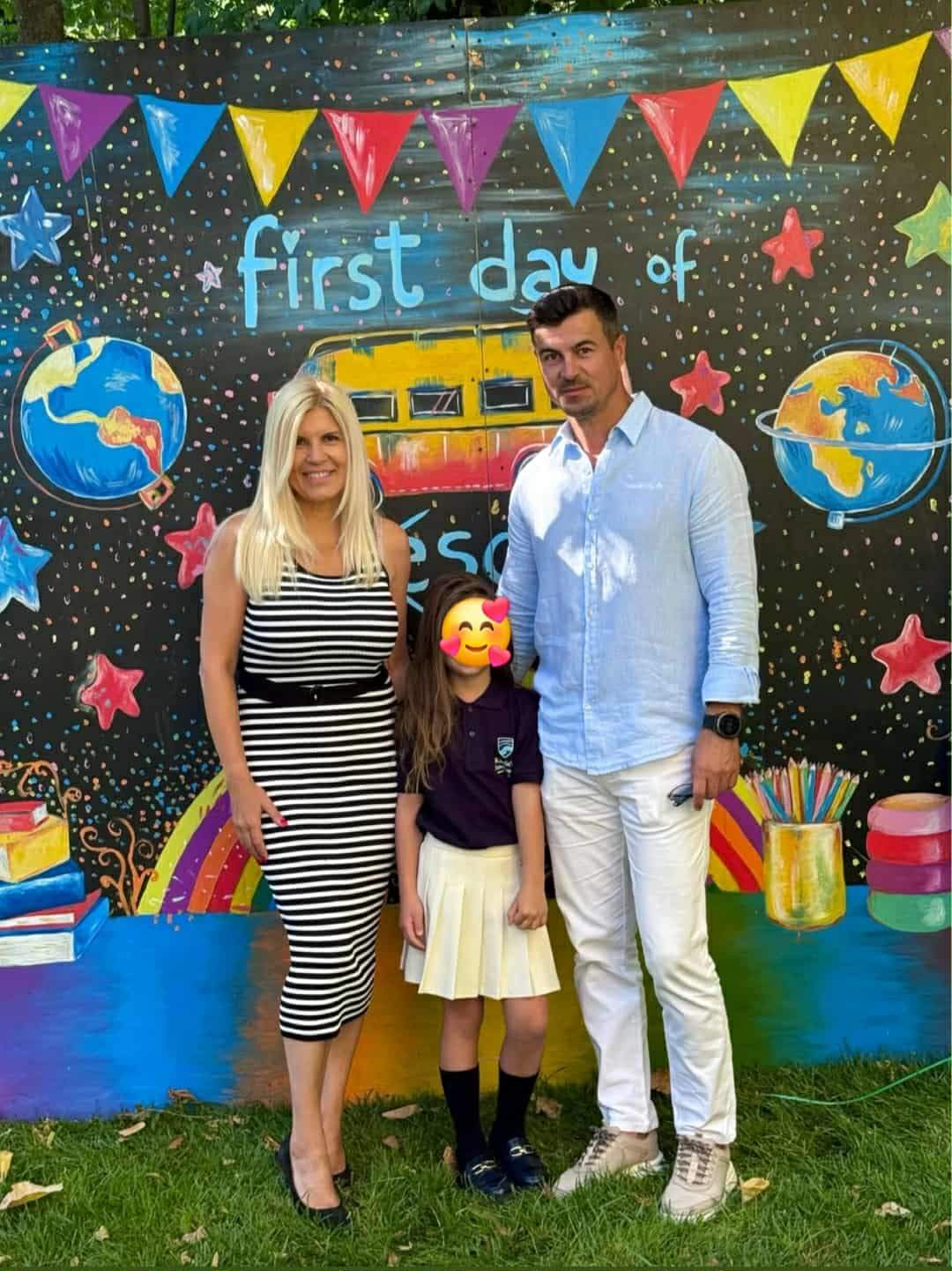 Elena Udrea, alături de fetița ei în prima zi de școală. „După trei ani, rugăciunile mele au fost ascultate”