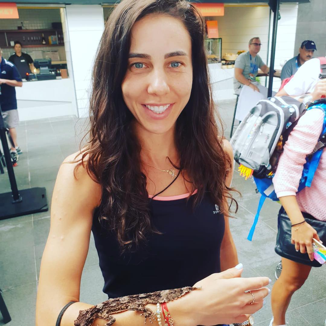 Monica Niculescu, Irina Bara şi Mihaela Buzărnescu s-au jucat cu un șarpe uriaș la Melbourne | GALERIE FOTO
