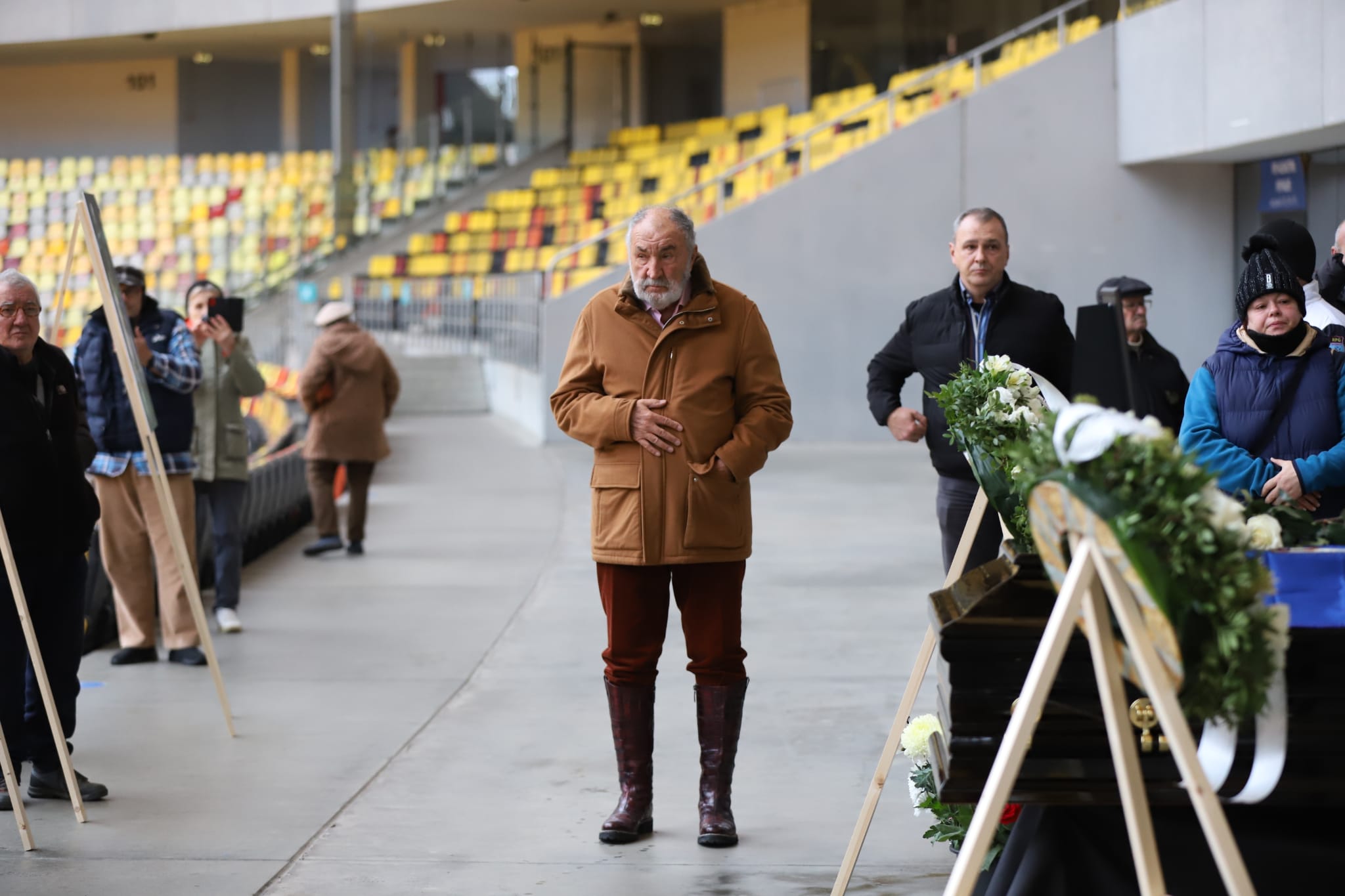 Primele imagini de la Arena Națională. Sicriul cu Helmut Duckadam a ajuns la sectorul VIP