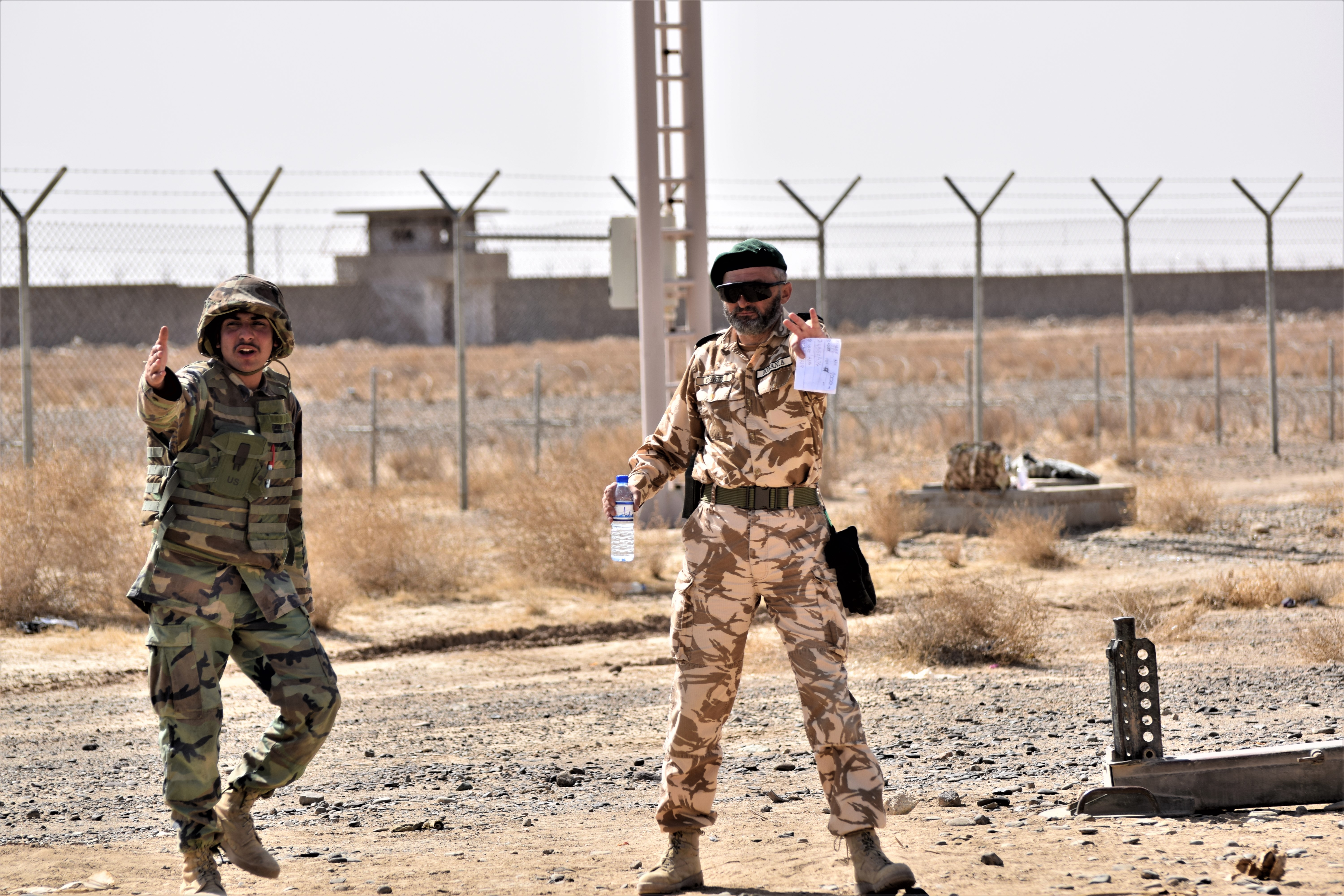 JURNAL DE FRONT DIN AFGANISTAN. Ziua 6: Militarii români îi învață pe afgani să tragă cu tunul - VIDEO