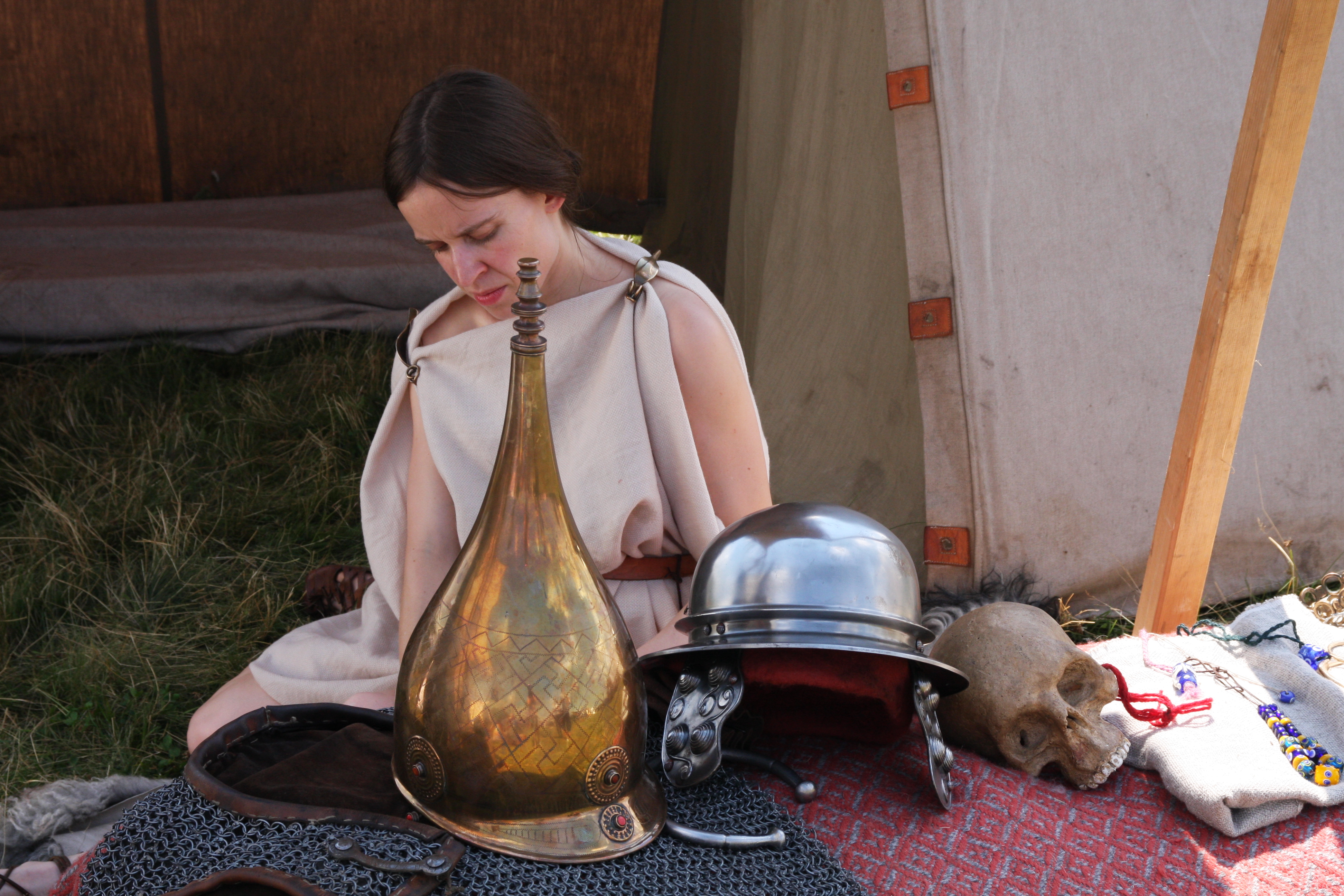 Bijuterii din dinți de nutrie la unicul festival celtic din Europa de Est | GALERIE FOTO