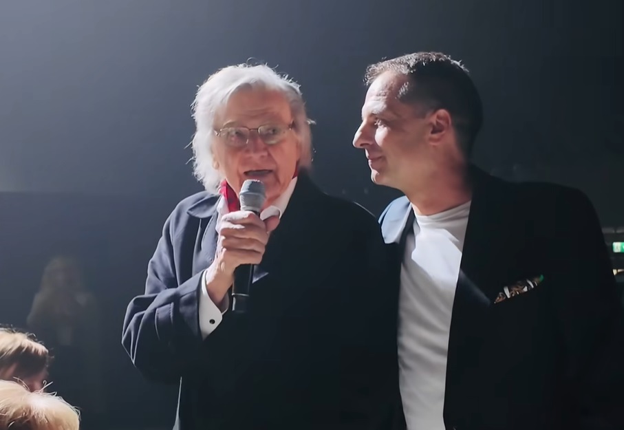 Florin Piersic, aplaudat la scenă deschisă la Cluj. Dan Negru a pus la cale totul, iar actorul s-a emoționat: „O să îi rog pe organizatori să nu se supere pe mine”