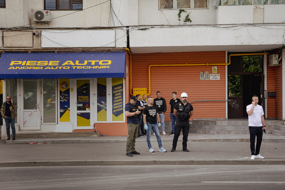 EXCLUSIV FOTO - VIDEO Cum să te adăpostești de drone în Galați. Pasul unu: „Îl cauți pe administrator, că el are cheia”. El sau președintele blocului, mai importanți ca CSAT în astfel de cazuri