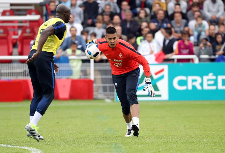 Francezii trag tare la Biarritz, pentru a învinge România în deschiderea Euro 2016. Antrenamente cu 10.000 de fani | GALERIE FOTO&VIDEO