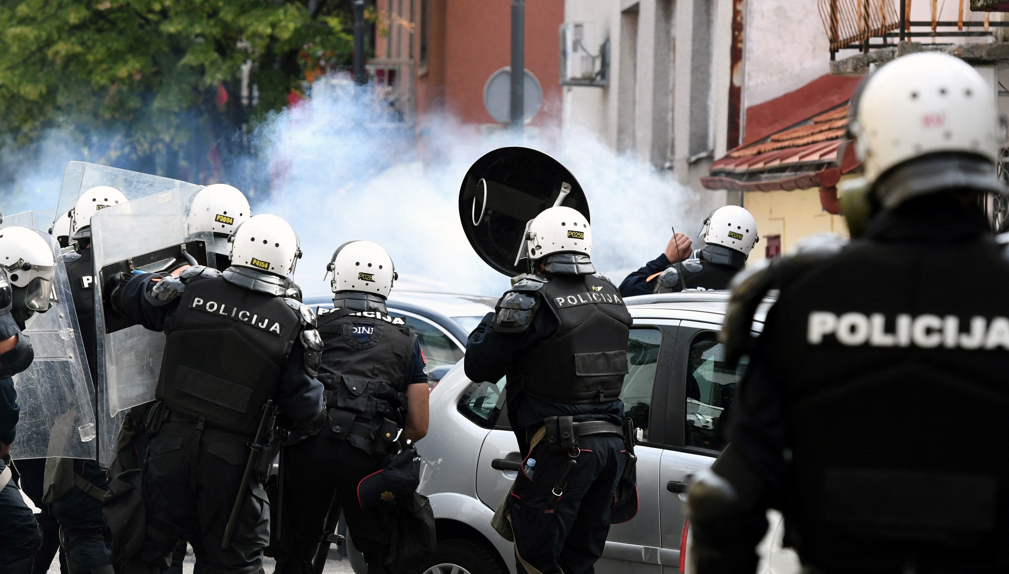 Noul mitropolit al Muntenegrului, înscăunat înconjurat de forțe speciale. Proteste violente față de numirea lui