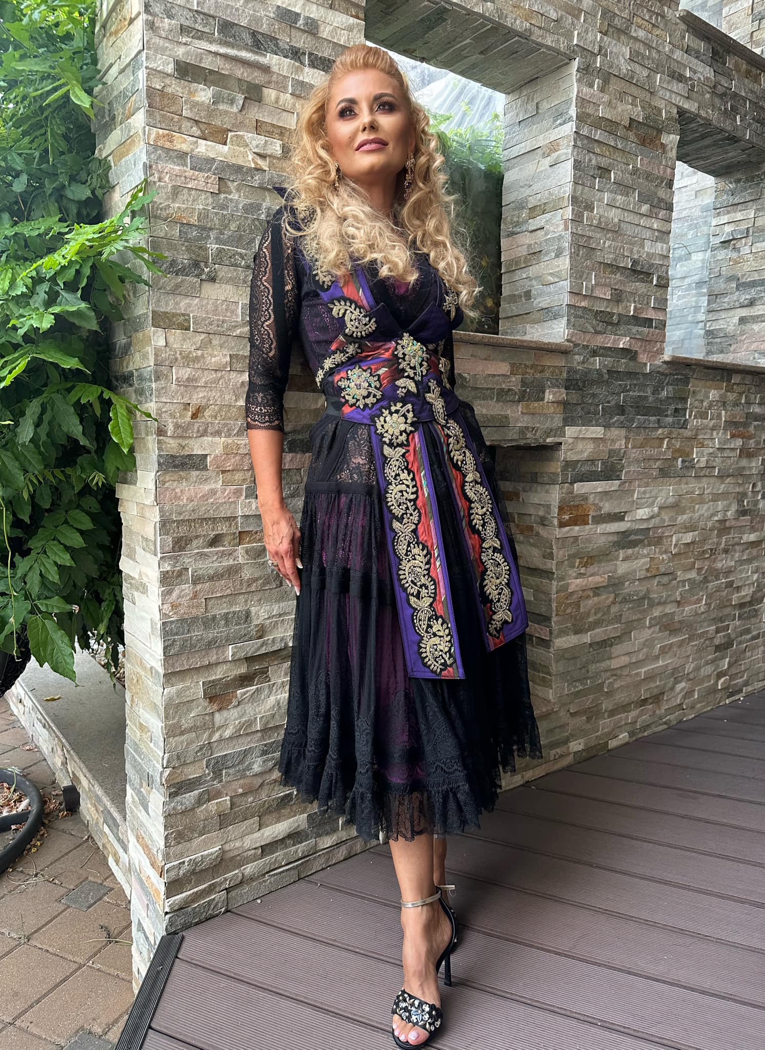 Emilia Ghinescu, primele declarații după ce s-a zvonit că are iubit de vârsta băiatului ei: „Important este că sunt bine și că sunt fericită”