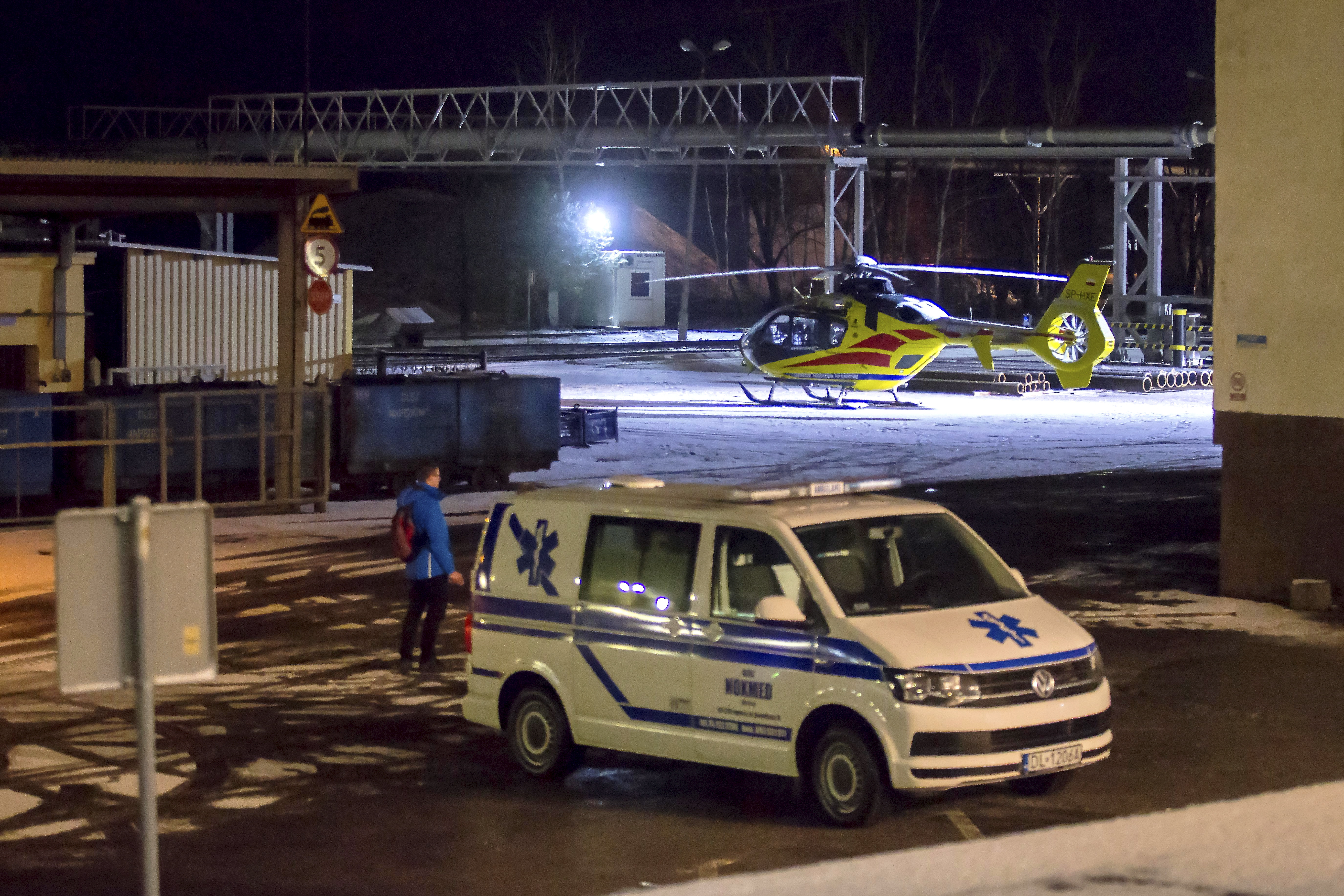 UPDATE / Toți cei opt mineri dispăruți după seismul din Polonia au fost găsiți în viață (FOTO )