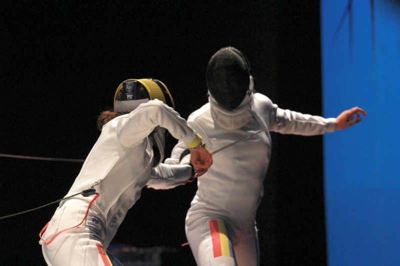 Simona Pop și Tibi Dolniceanu sunt campionii României la spadă, respectiv la sabie / FOTO