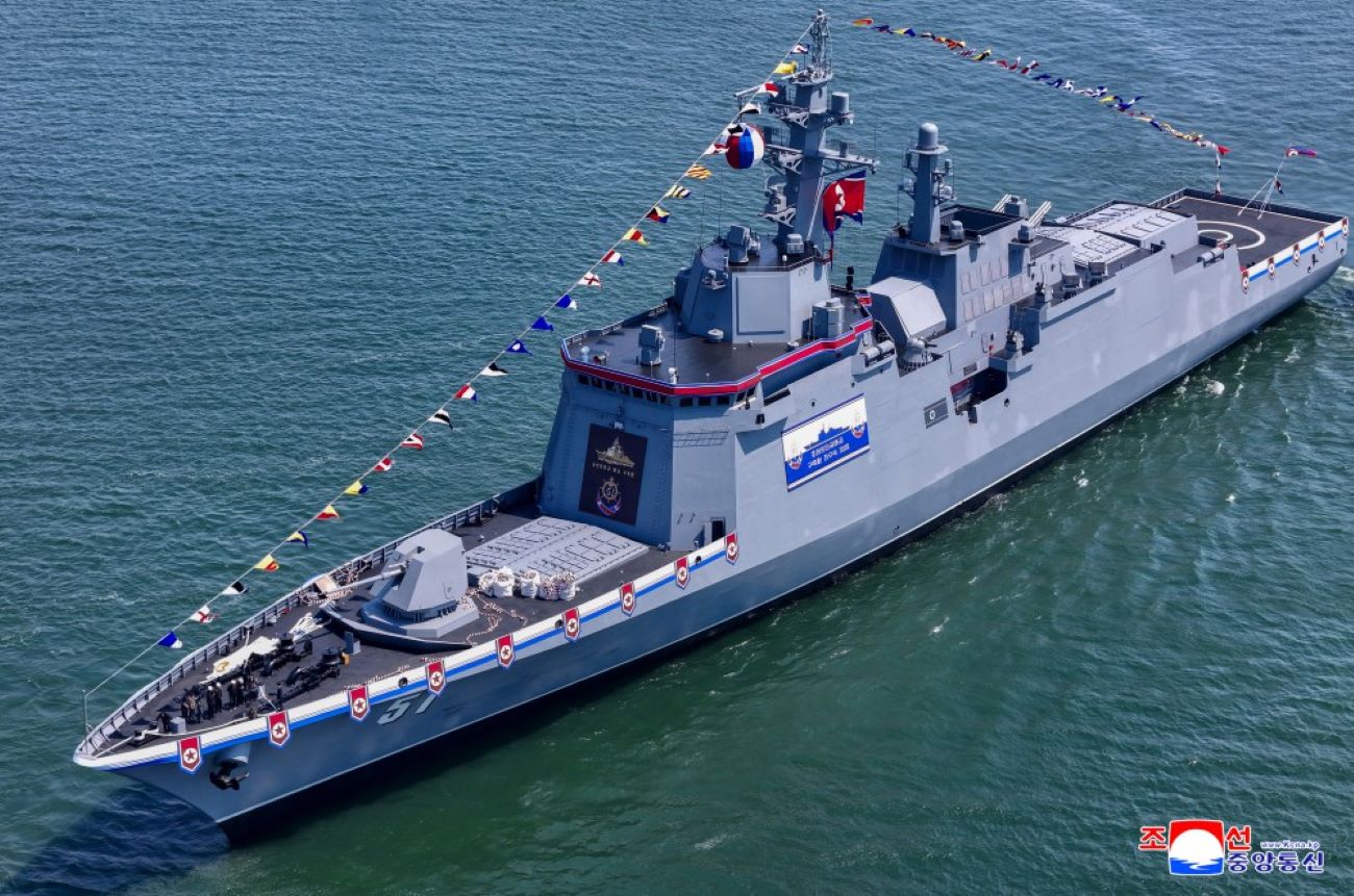 Coreea de Nord a lansat cea mai mare navă de război, pe care a construit-o „în 400 şi ceva de zile”