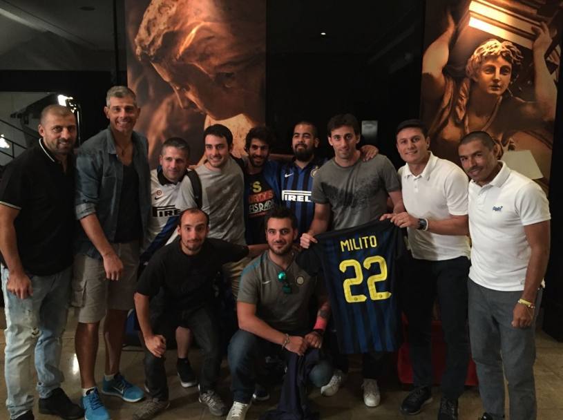 Cristi Chivu, la retragerea din fotbal a lui Diego Milito. Interul din 2010 s-a reunit la ordinul ”Principelui” / GALERIE FOTO