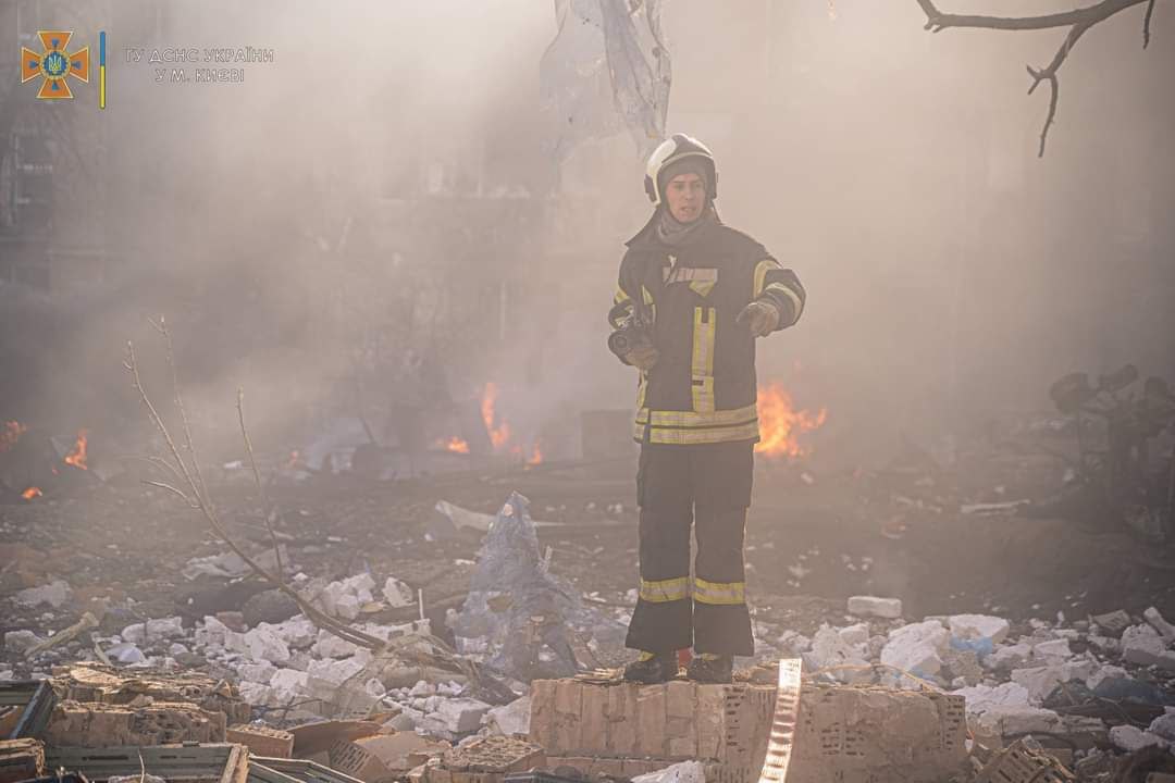 Război în Ucraina, ziua 23 | Forțele ruse au ajuns în centrul Mariupolului. Primul bilanț al atacului asupra teatrului din oraș. Moscova anunță progrese în negocieri, Kievul își menține poziția