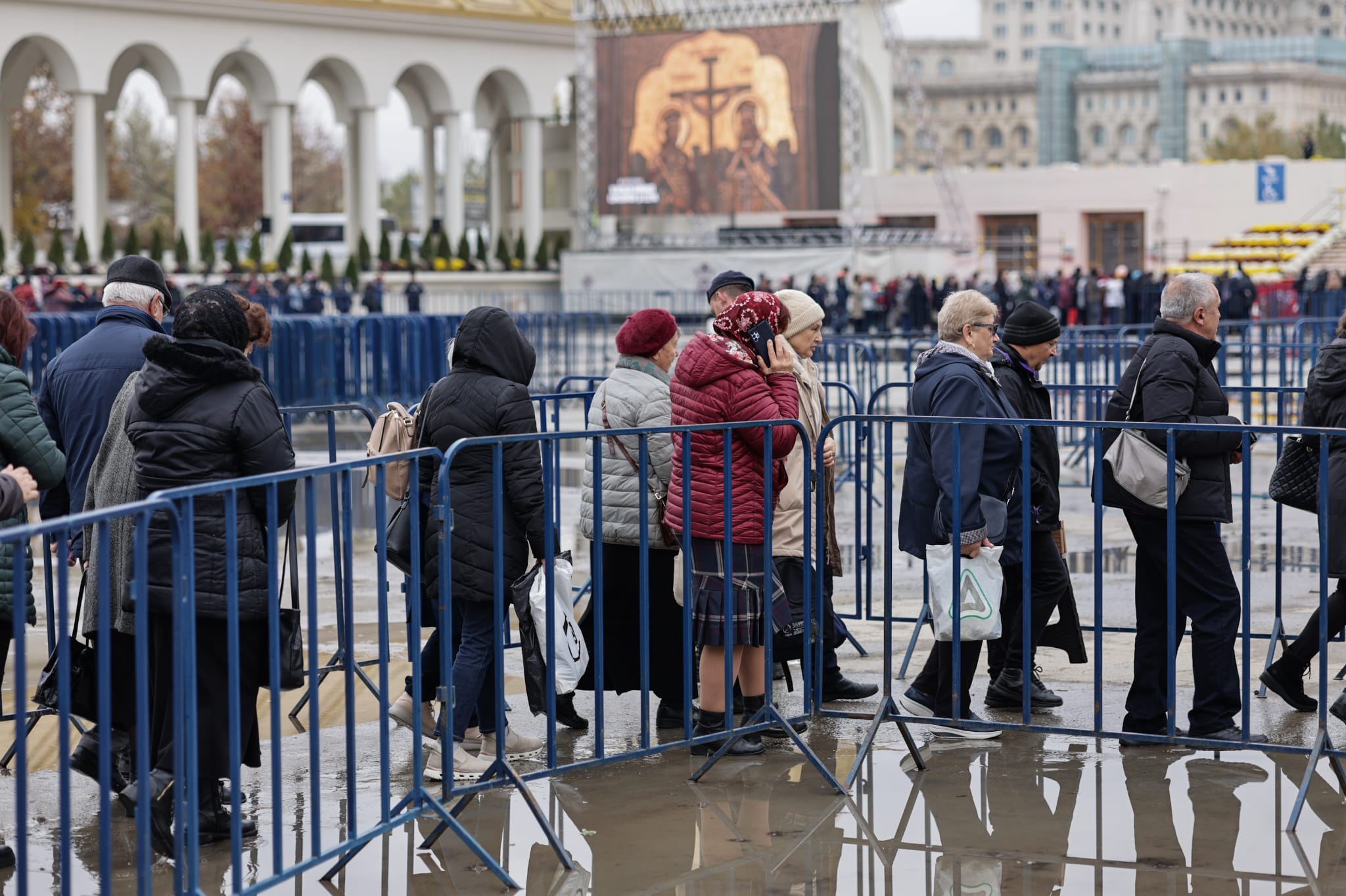 Numărul impresionant de oameni care au vizitat Catedrala Mântuirii Neamului în 10 zile de la inaugurare și programul de vizitare în noiembrie și decembrie
