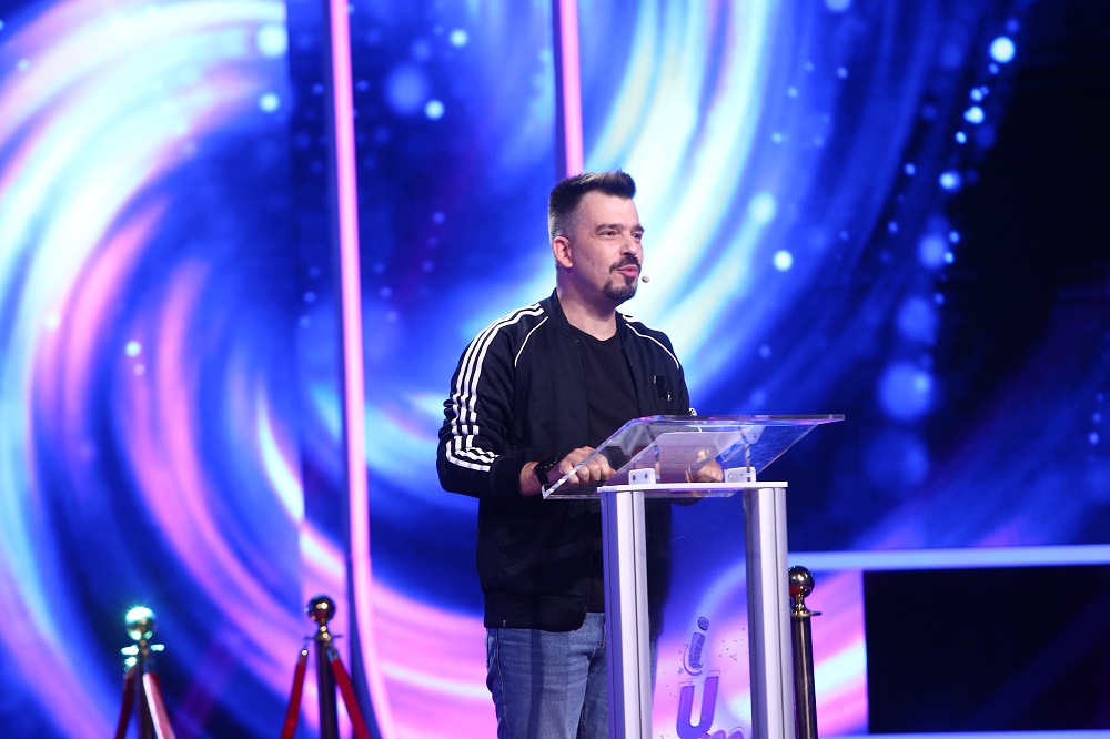 Răzvan Simion, în lacrimi la TV. Ianca, fiica lui, l-a făcut să plângă: „Devin sentimentală, pentru că am luat de la tine emoția”