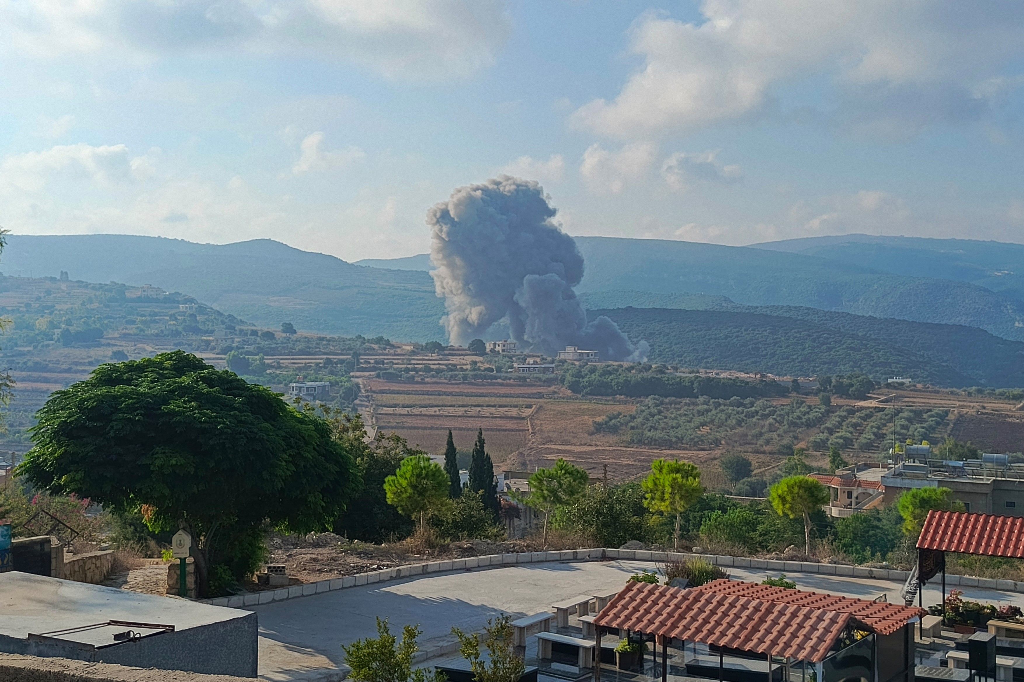 Armata israeliană spune că circa 100 de avioane din flota sa au distrus mii de lansatoare de rachete Hezbollah, cu puțin înainte de atacul grupării șiite