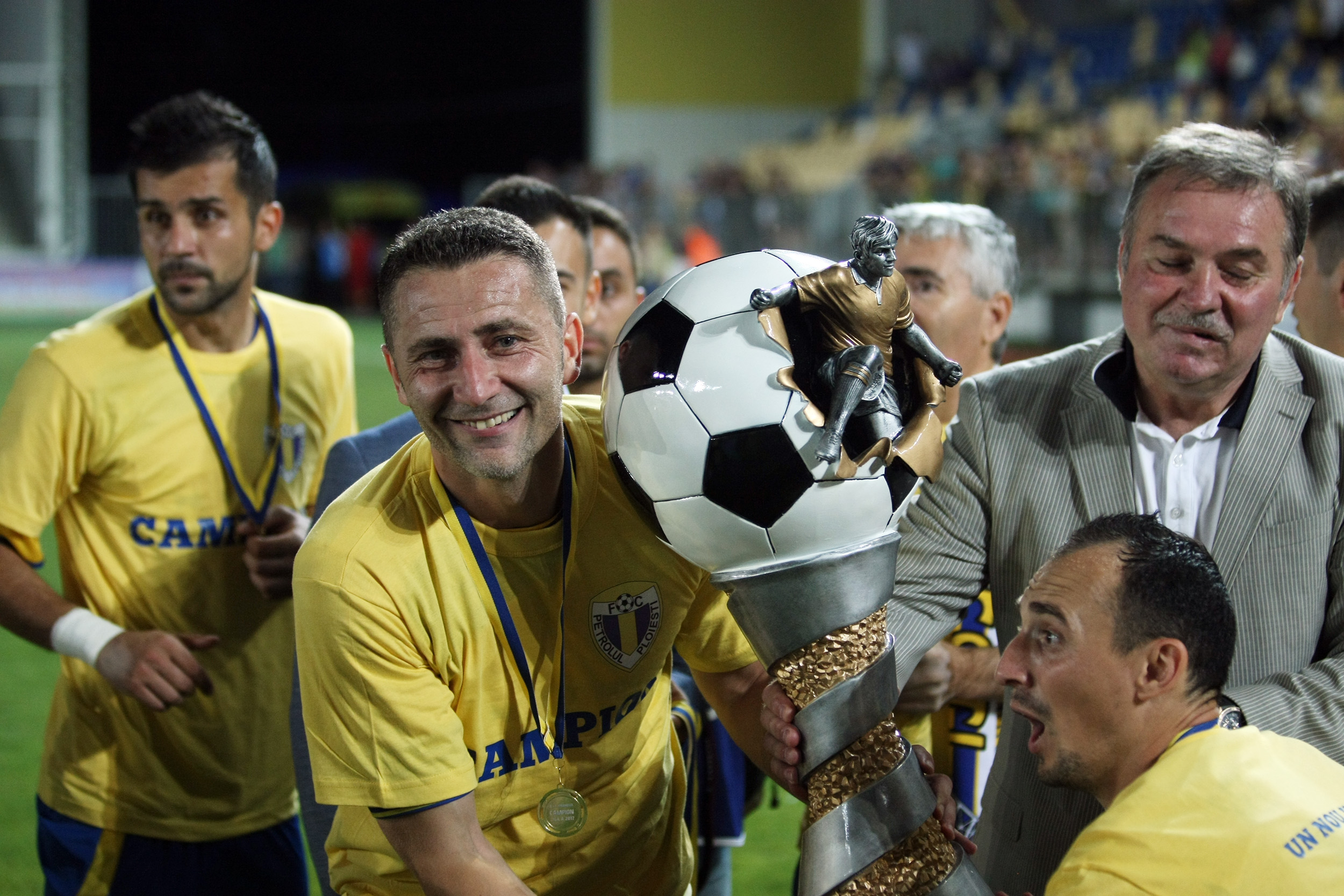Petrolul Ploiești a promovat în Liga 3. Atmosferă fantastică pe stadionul ”Ilie Oană”. Rezultate | FOTO
