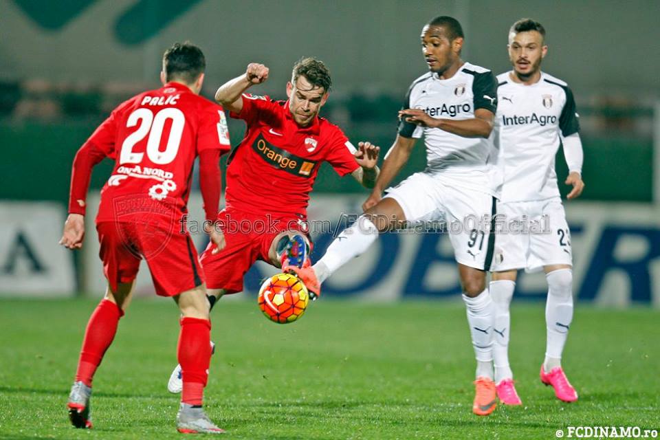 Liga I, etapa a 26-a. Astra - Dinamo 1-1. ^Dorin Rotariu a deschis scorul, Daniel Florea a egalat norocos. Steliano Filip, eliminat. Arbitrul a întrerupt meciul două minute / VIDEO