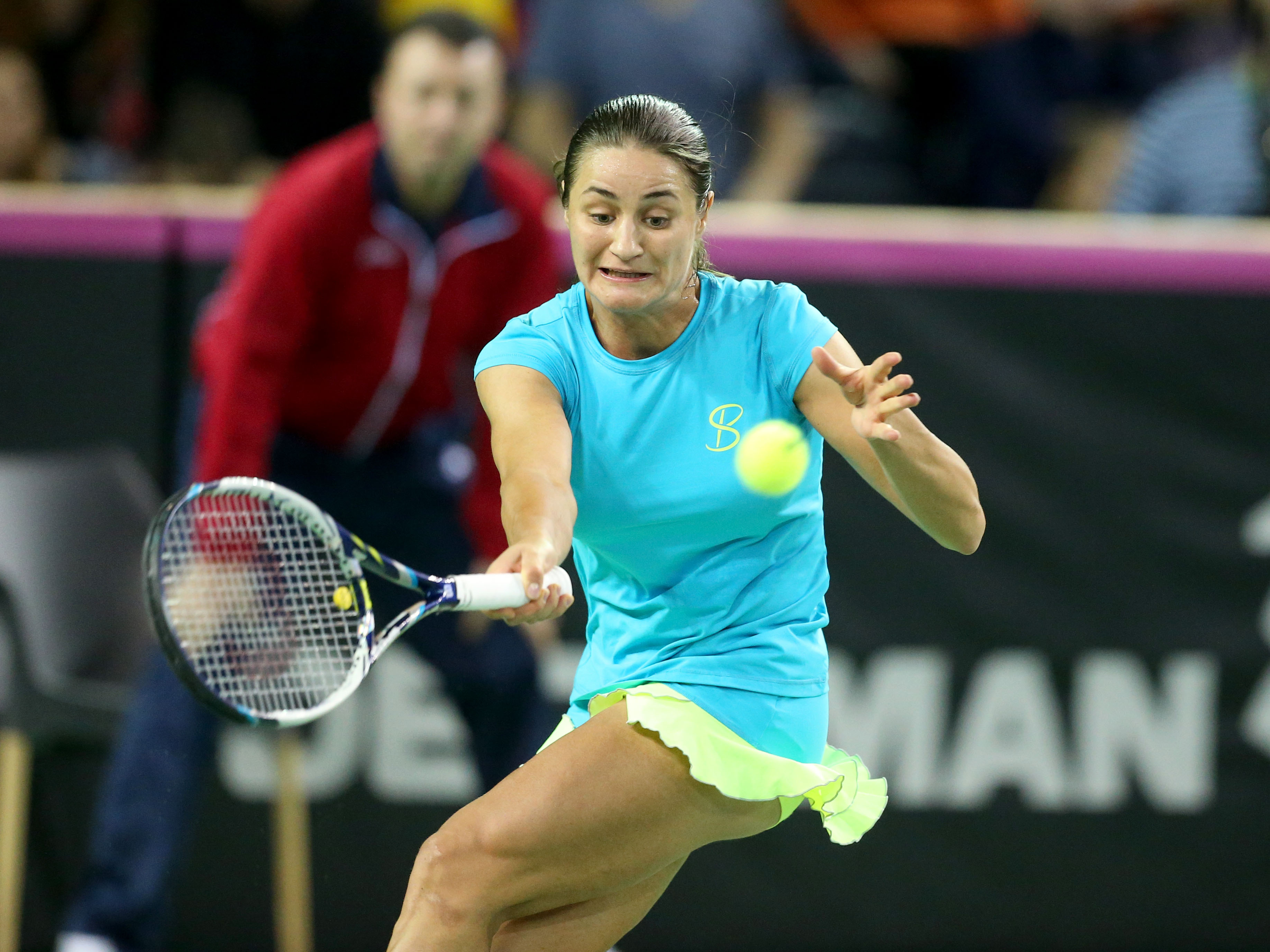 Fed Cup: România - Cehia 2-3, în ”sferturile” Grupei Mondiale. Ar fi fost prea frumos, am terminat în lacrimi! Am pierdut la dublu calificarea în semifinale, având o pereche deloc sudată, Mitu-Olaru. Halep o doborâse pe Kvitova, dublă câștigătoare la Wimbledon, iar Niculescu cedase la Pliskova. Pe 9 februarie, ne aflăm adversarele din baraj