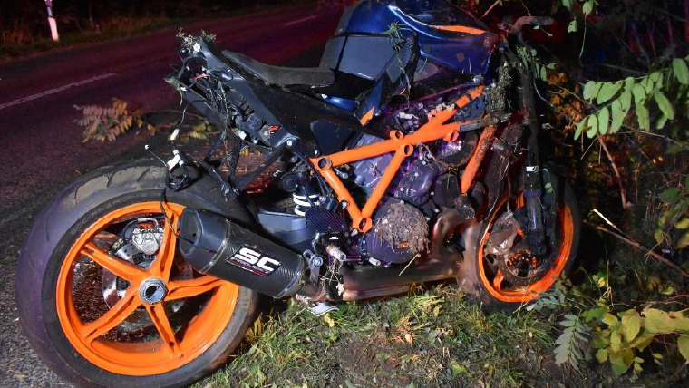 Tragédiával végződött az előzés Üllőnél: egy motoros halt meg