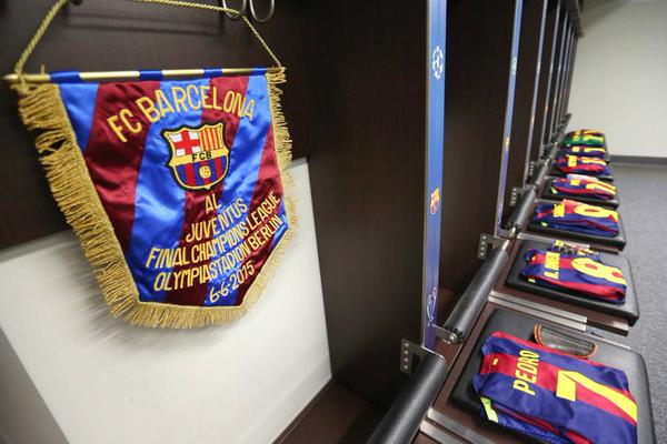 LIGA CAMPIONILOR. JUVENTUS TORINO - FC BARCELONA 1-3. ^Finală de vis! "Extratereştrii" au cucerit pentru a cincea oară cel mai râvnit trofeu european la nivel de cluburi şi au realizat a doua triplă din istoria clubului: campionat, Cupa Spaniei, UCL / LIVE BLOG