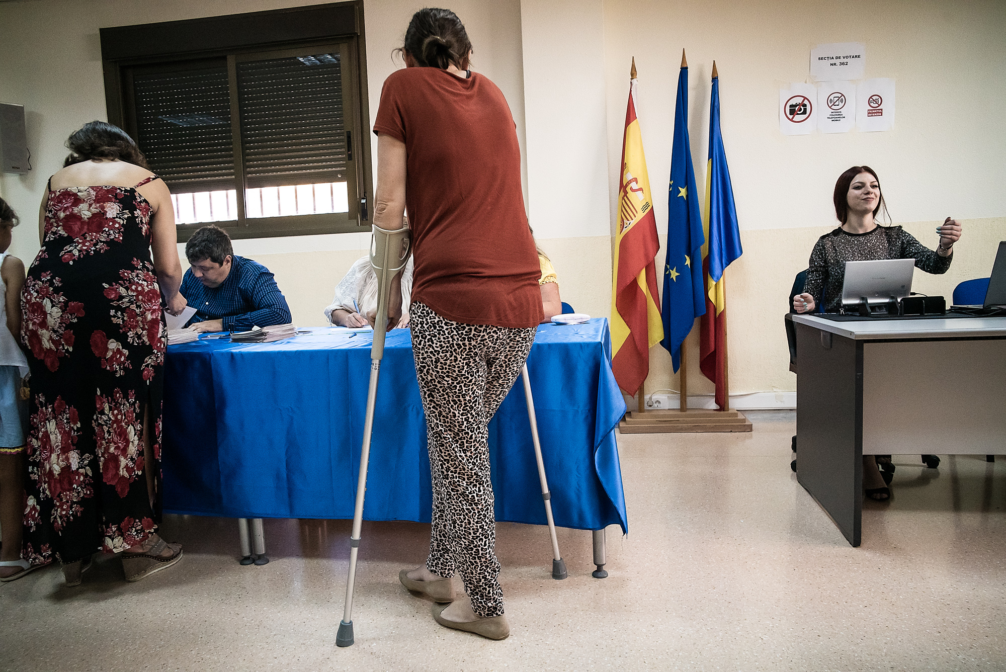 În diaspora au suferit și votanții, și oamenii din consulate! În Almería, românii au votat în trei ore și jumătate pentru alegerile din România și în 10 minute pentru “localele” din Spania!