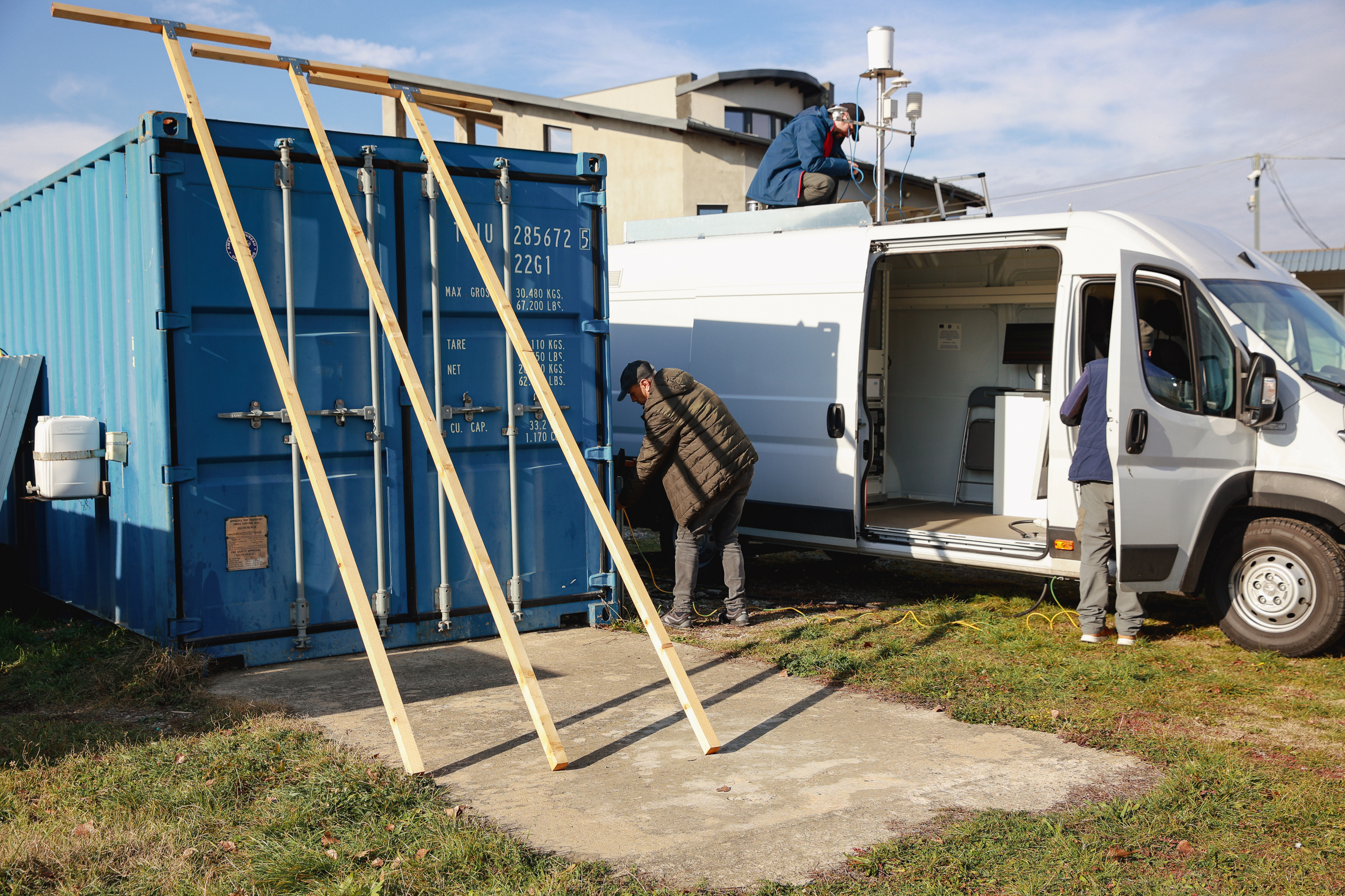 Reacția autorităților de mediu din Prahova la poluarea din Valea Călugărească: APM testează aerul lângă stația de eliminare a deșeurilor periculoase din Pantazi