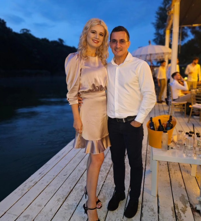 Marian Drăgulescu s-a căsătorit civil cu Simona Carmen. Mireasa n-a purtat o rochie albă: „Ziua nunții”