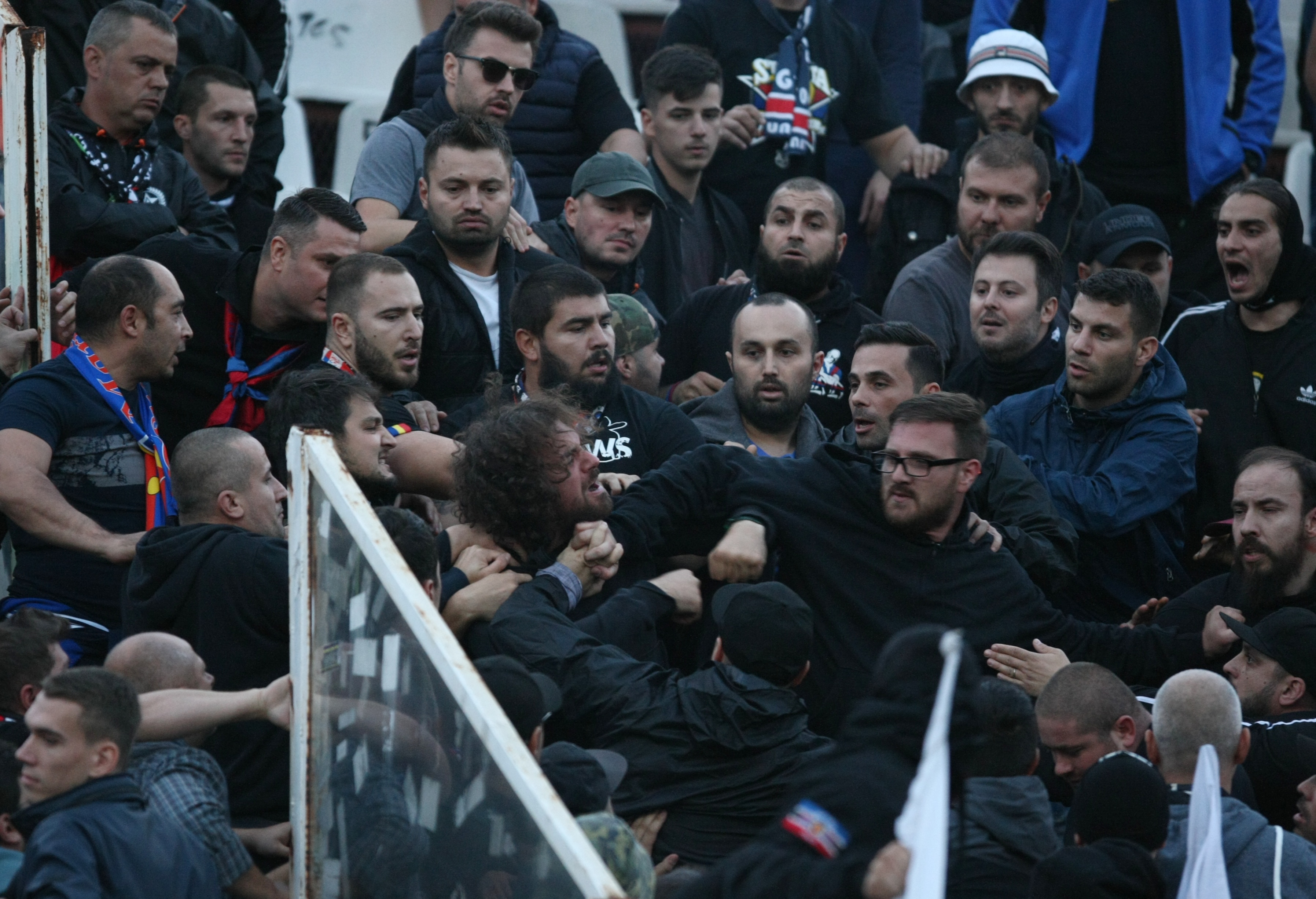 Academia Rapid - CSA Steaua 1-1, în Liga a 4-a. A fost spectacol total în tribune | GALERIE FOTO