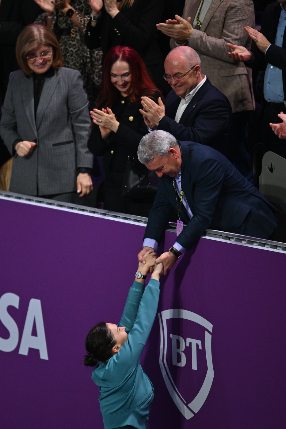 Imagini emoționante cu Simona Halep și părinții ei după anunțul retragerii din tenis: „Mulțumesc mama și tata”. Gestul făcut față de mama ei
