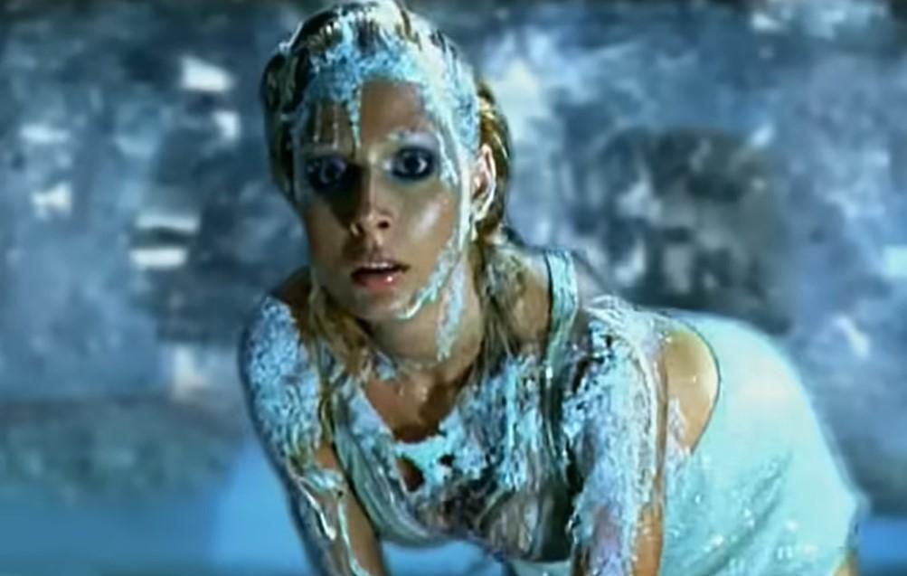 Vedete din România care au renunțat la showbiz și s-au retras complet din viața publică. Imagini rare cu ele acum