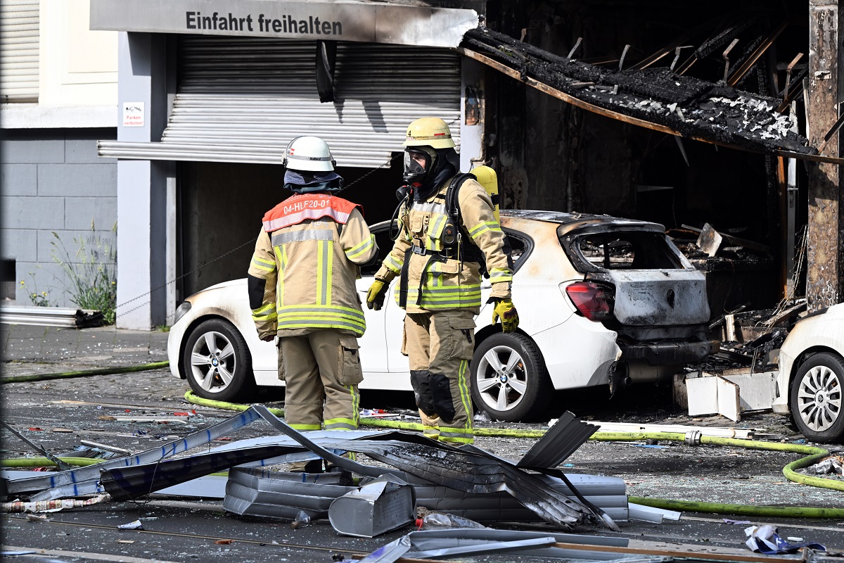 Trei morți și 16 răniți, într-o explozie la parterul unui bloc din Dusseldorf: „Parcă a fost o bombă!”