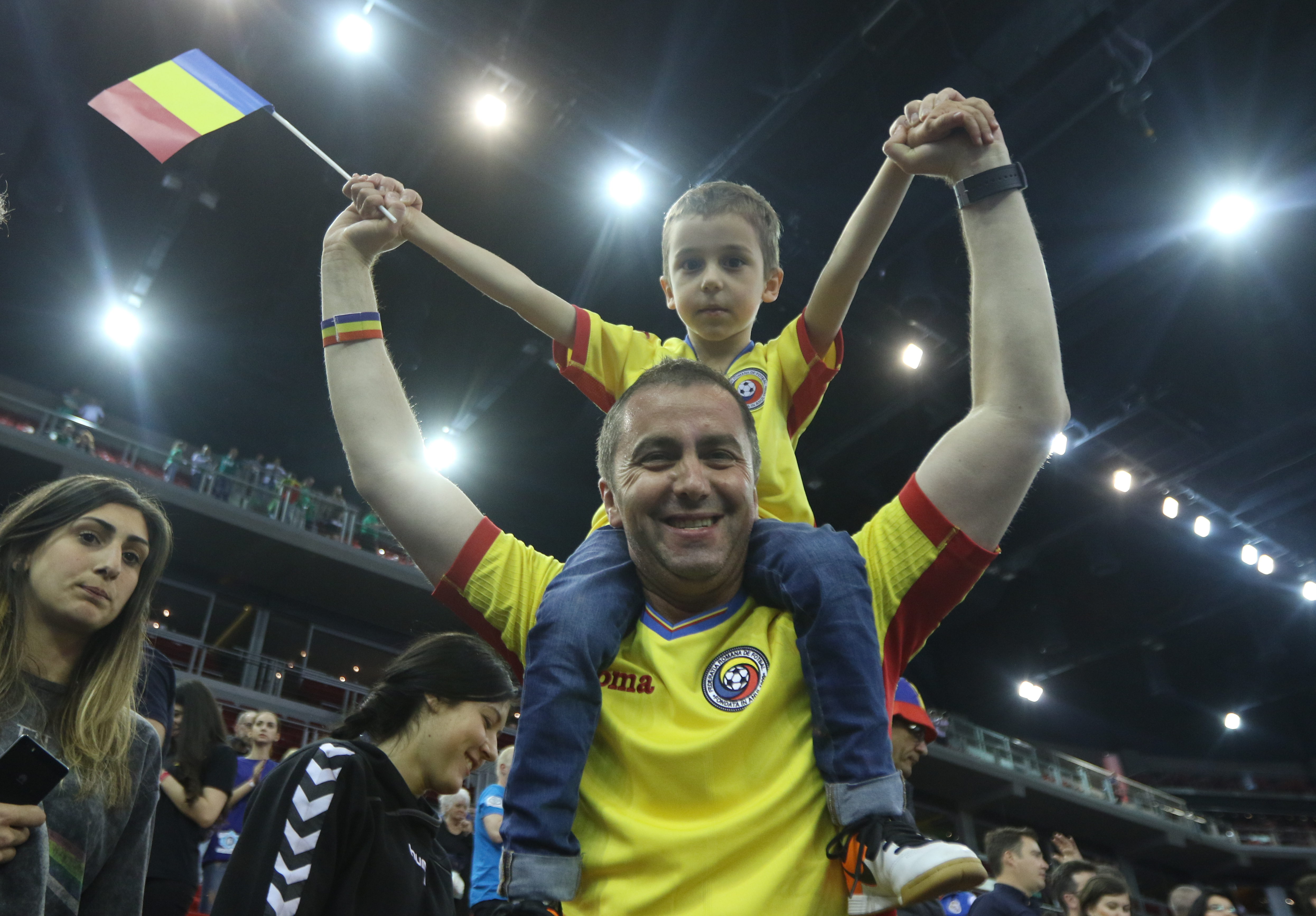 CSM București a sărbătorit calificarea în finala Champions League alături de sute de suporteri veniți la Budapesta! Reacții FOTO