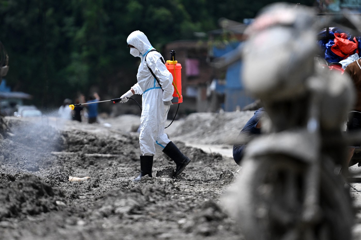 903 morți și 4.247 de dispăruți după viitura din Nepal. 933 de muncitori sunt încă căutați în tunelurile hidrocentralelor