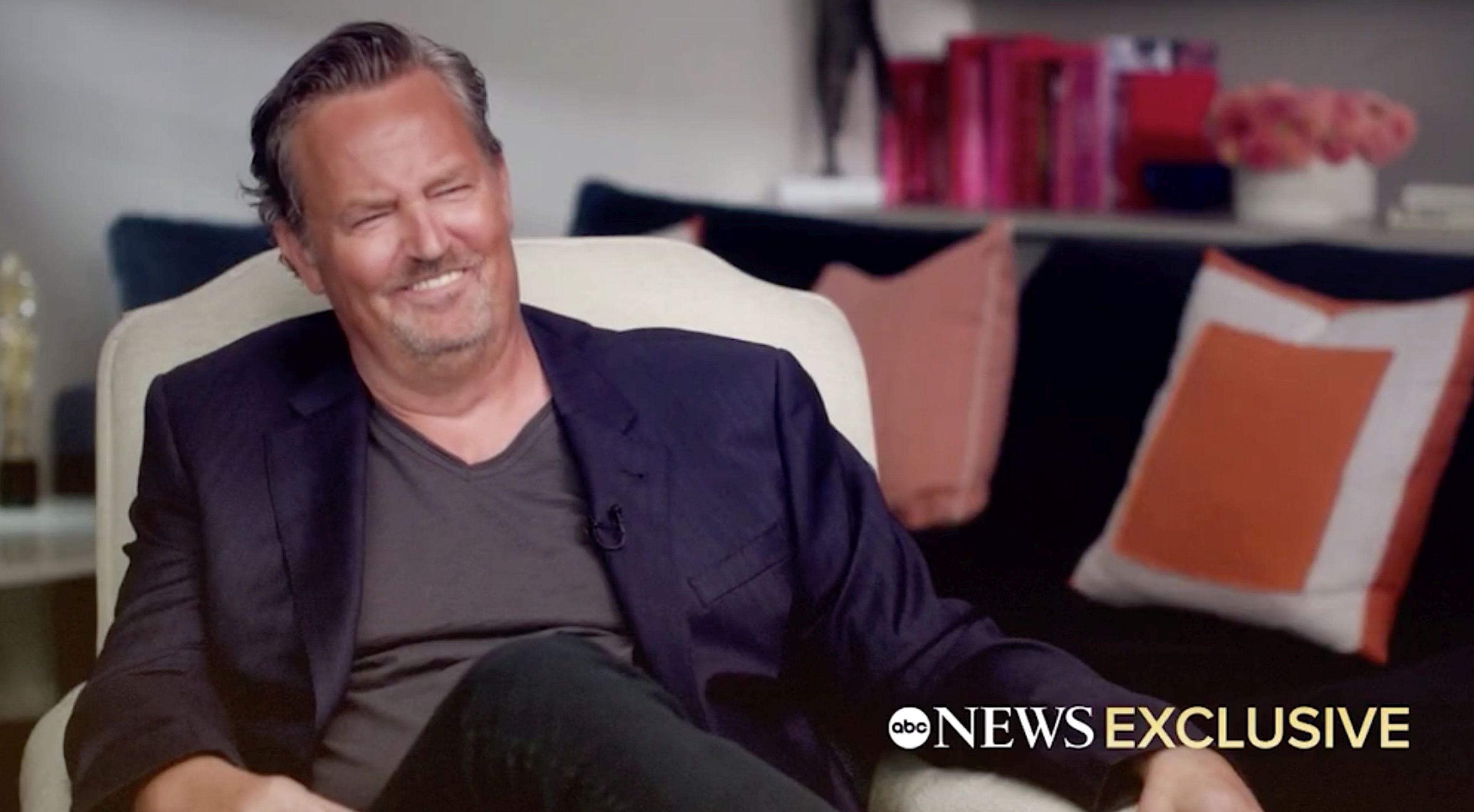 Matthew Perry, despre banii pe care i-a încasat pentru serialul „Friends”. Ce salariu primeau actorii