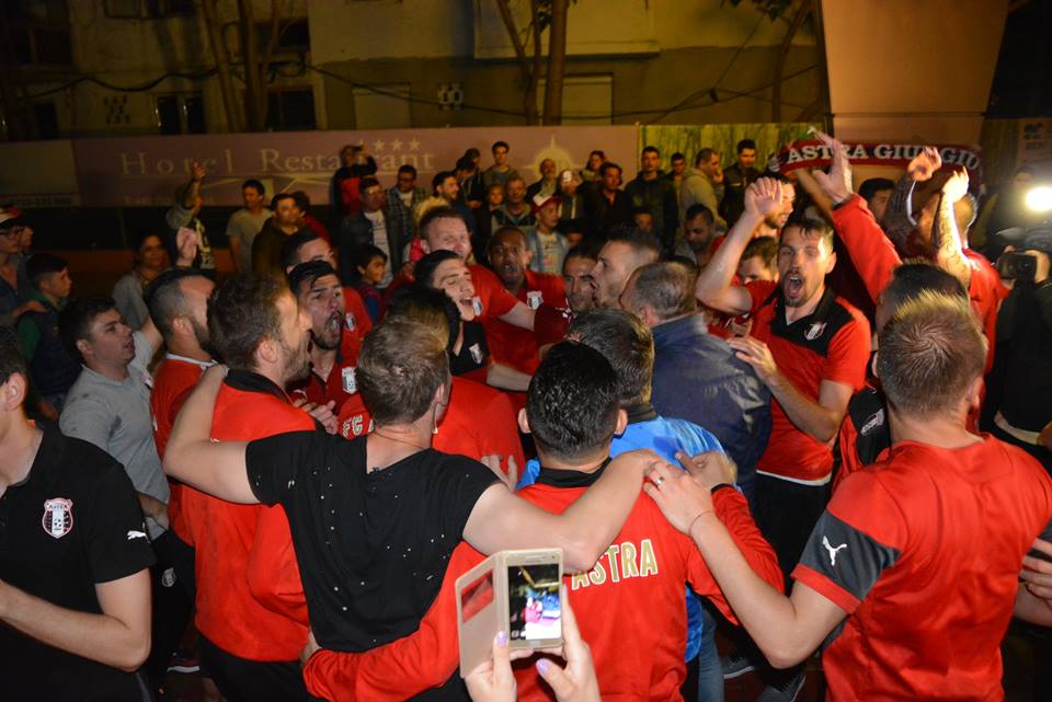 A început fiesta la Giurgiu! Prima reacție a lui Șumudică: ”Este extraordinar! Am practicat cel mai frumos fotbal” FOTO&VIDEO
