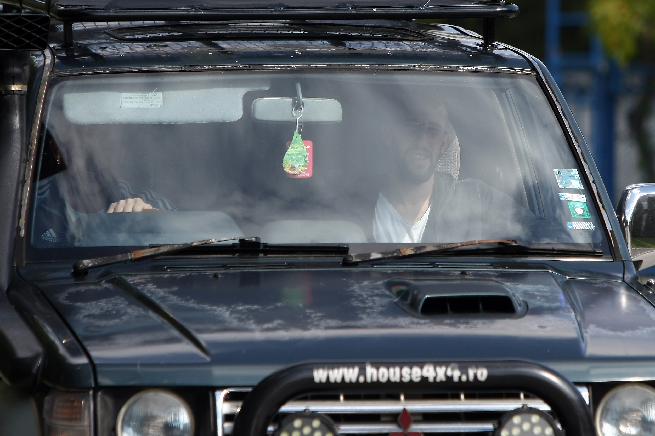FOTO / Şi-au adus bolizii pentru a învinge Ungaria! ”Tricolorii” au prezentat moda auto