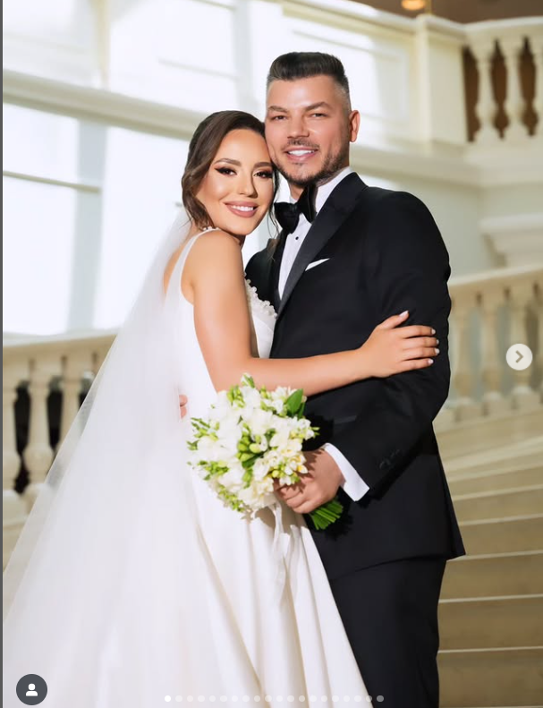 Valentin Luca și Roxana s-au căsătorit religios. Imagini de la nunta fostului finalist „Românii au talent”. „A fost cea mai frumoasă zi din viața noastră”