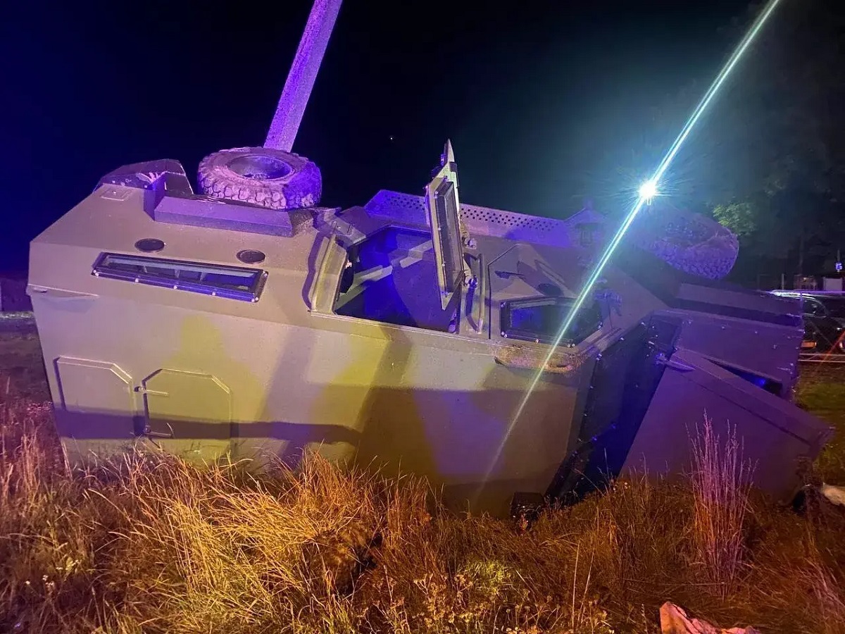 Trei femei și un copil de 7 ani au murit într-o mașină care a lovit o blindată militară, pe o autostradă de lângă Liov, în Ucraina