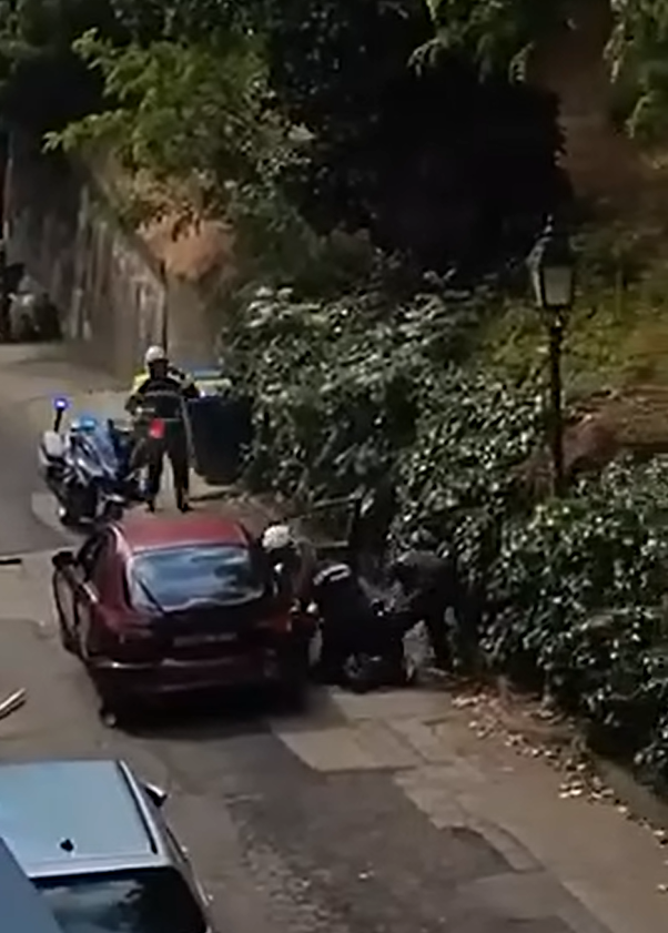 Előkerült egy durva videó a budai ámokfutóról, aki belehajtott a rendőrökbe - azt ordította, nem ő vezetett