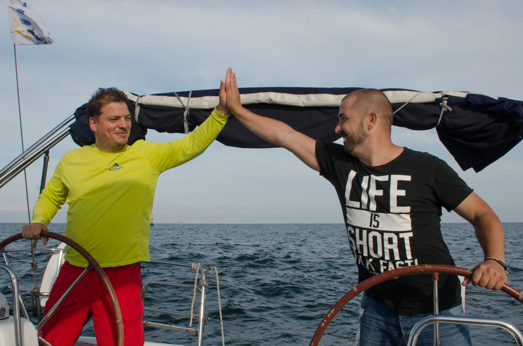 REPORTAJ: Yachting-ul devine o pasiune accesibilă oricui la Marina Limanu: "Îi desprindem de mal și plecăm cu ei la vânare de vânt, cu aripi de vele"