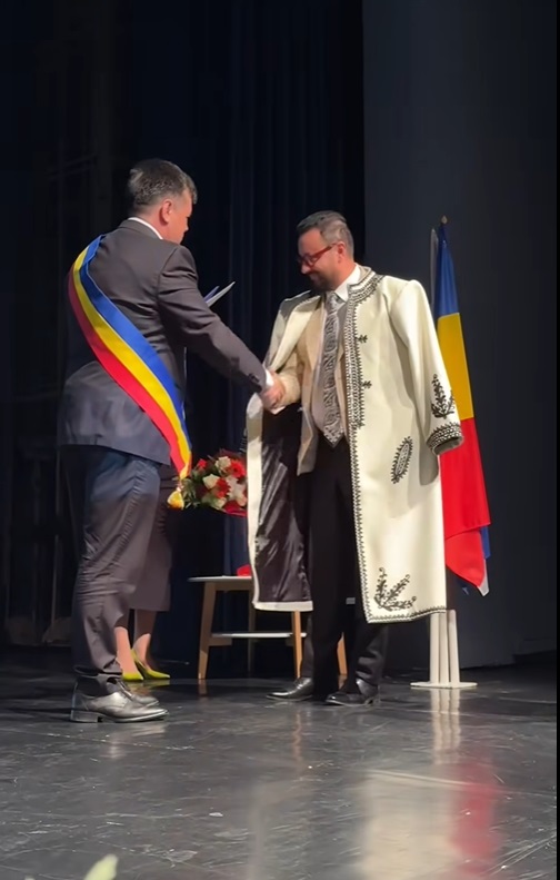 Cătălin Măruță, cetățean de onoare al orașului Târgu Jiu. Primarul l-a felicitat, iar Andra a plâns de emoție. „E locul unde am copilărit”