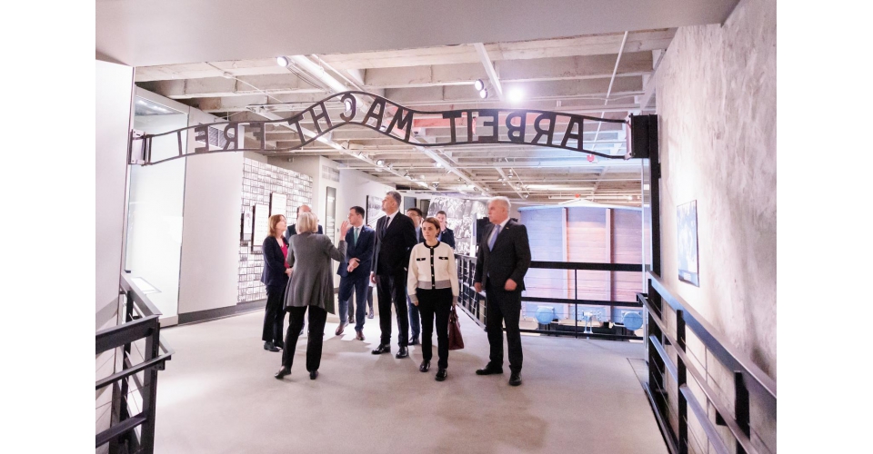 Marcel Ciolacu, vizită la Muzeul Memorial al Holocaustului din SUA: „Istoria să nu se repete”