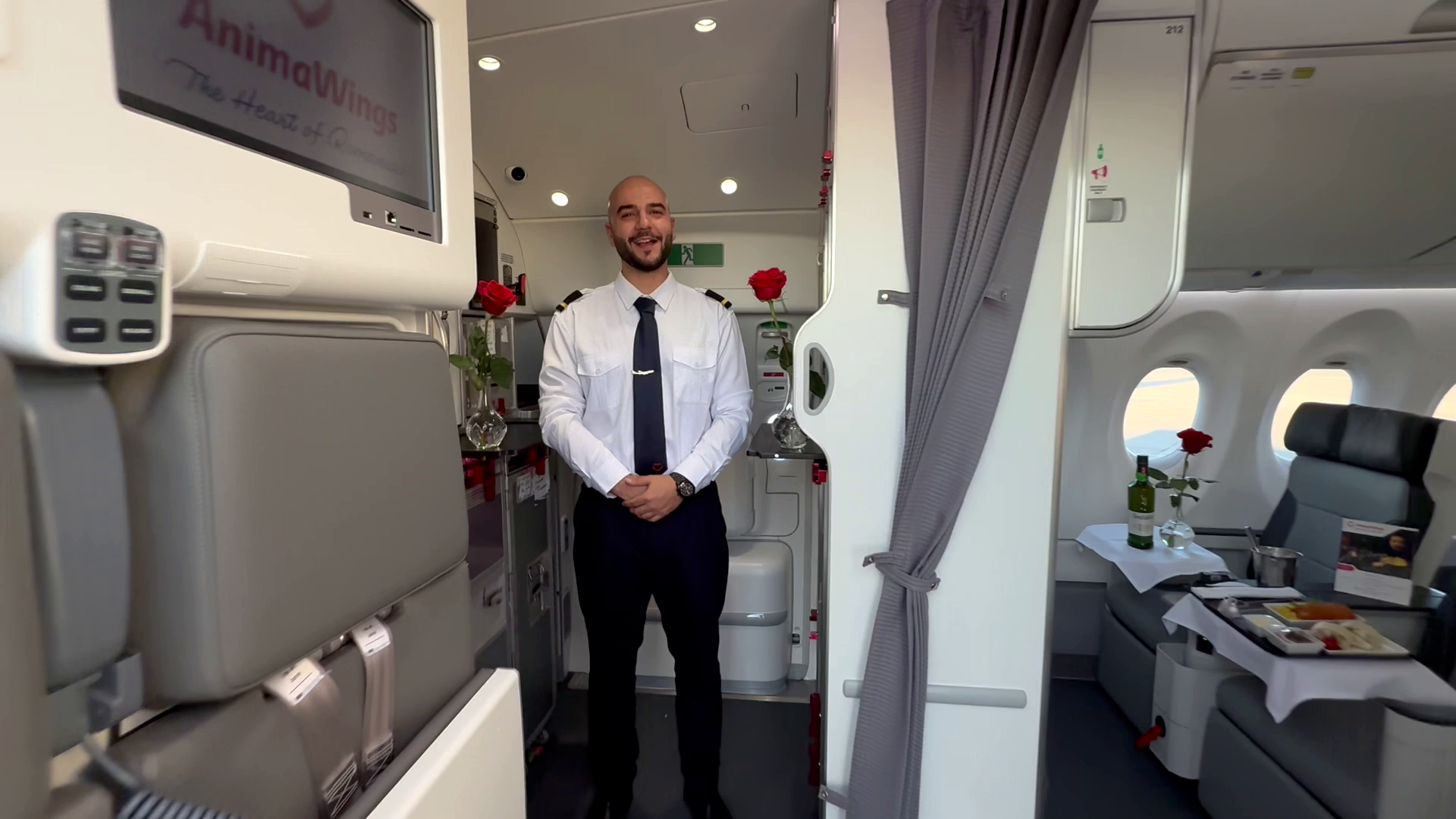Meniu de lux în cel mai nou Airbus al unei companii românești! Libertatea a urcat la bordul noului avion de peste 100 de milioane de euro