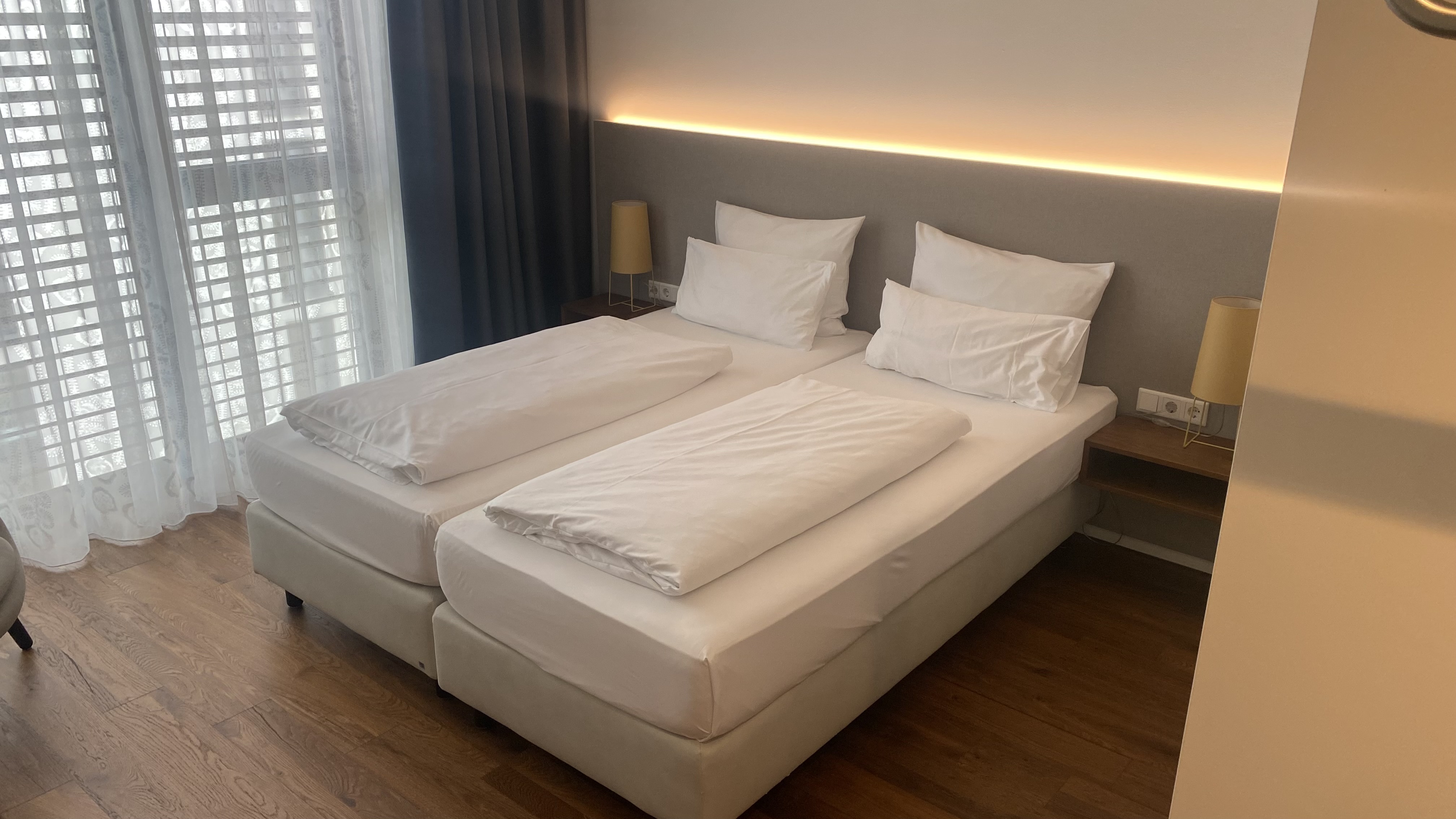 România a închiriat un hotel întreg pentru Euro 2024. Acces doar cu cartelă, dar și momente de relaxare la piscină