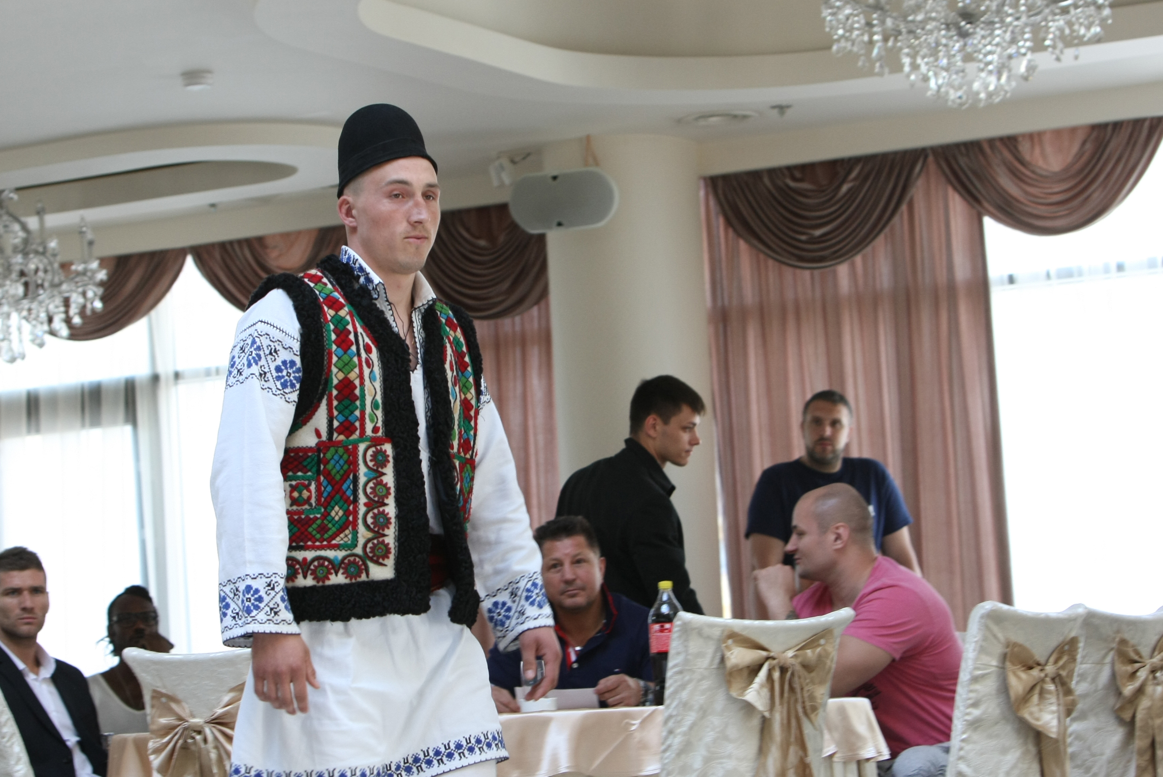 Luptătorii de la Superkombat București au trecut cu bine de proba cântarului oficial / GALERIE FOTO