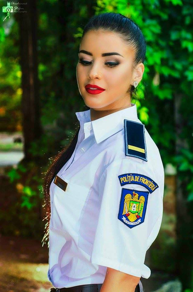 Cea mai frumoasă polițistă de frontieră din țară? E mândria colegilor! GALERIE FOTO